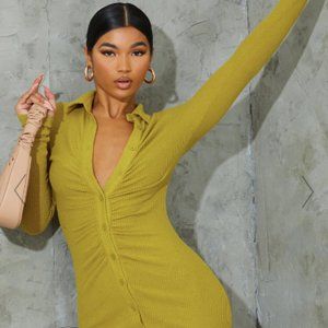 PrettyLittle Thing - Chartreuse ribbed long sleeve ruched dress